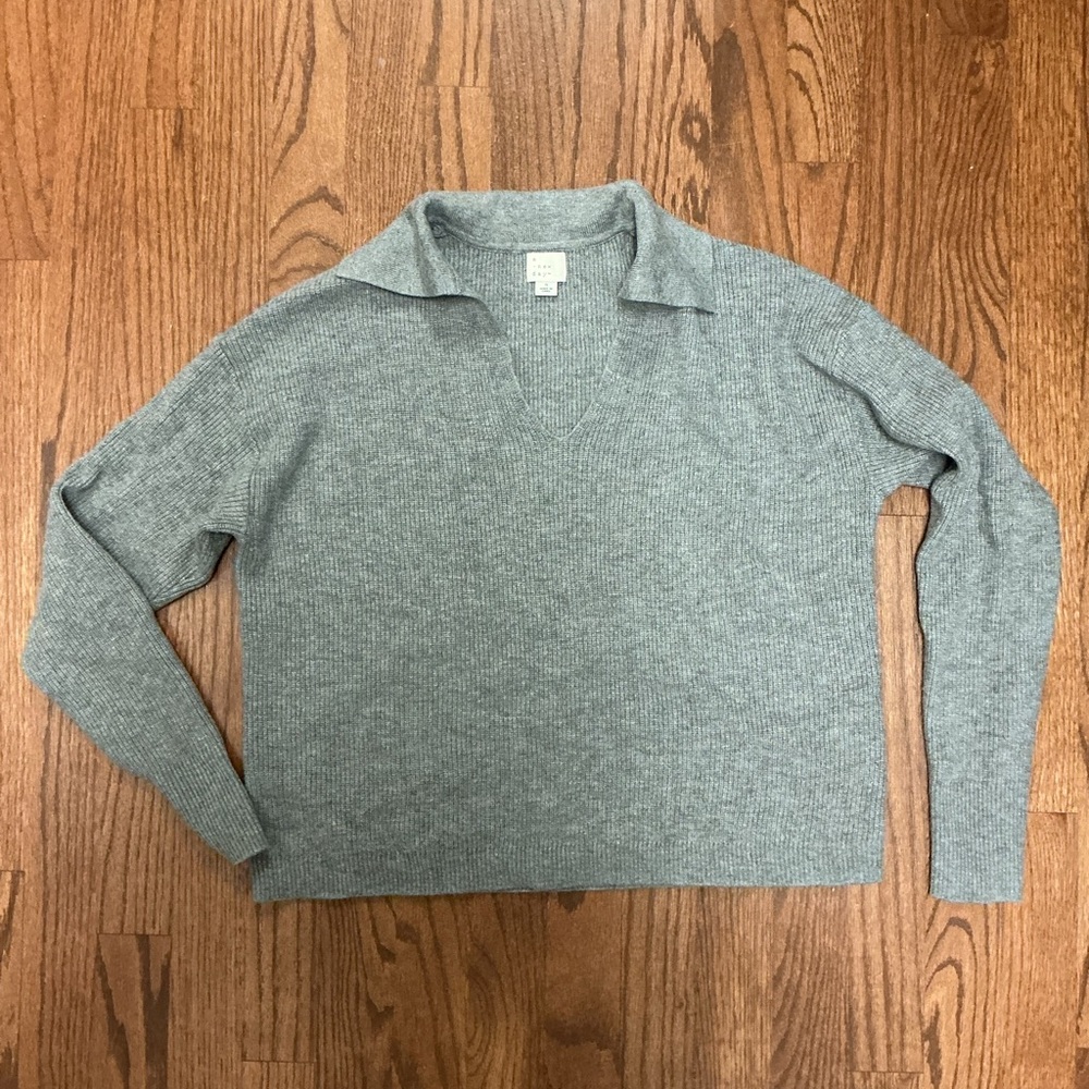 Target brand - A New Day Women's Gray V-Neck collar Sweater
